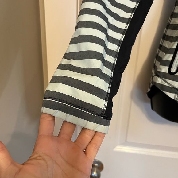 Lululemon Run Get Up And Glow Jacket! - Picture 2 of 13